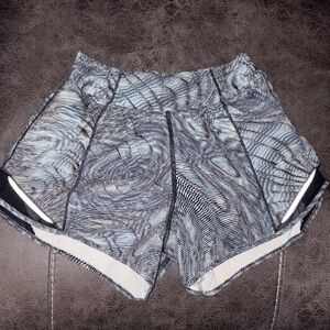 lululemon athletica Women's Black and Gray Patterned Shorts